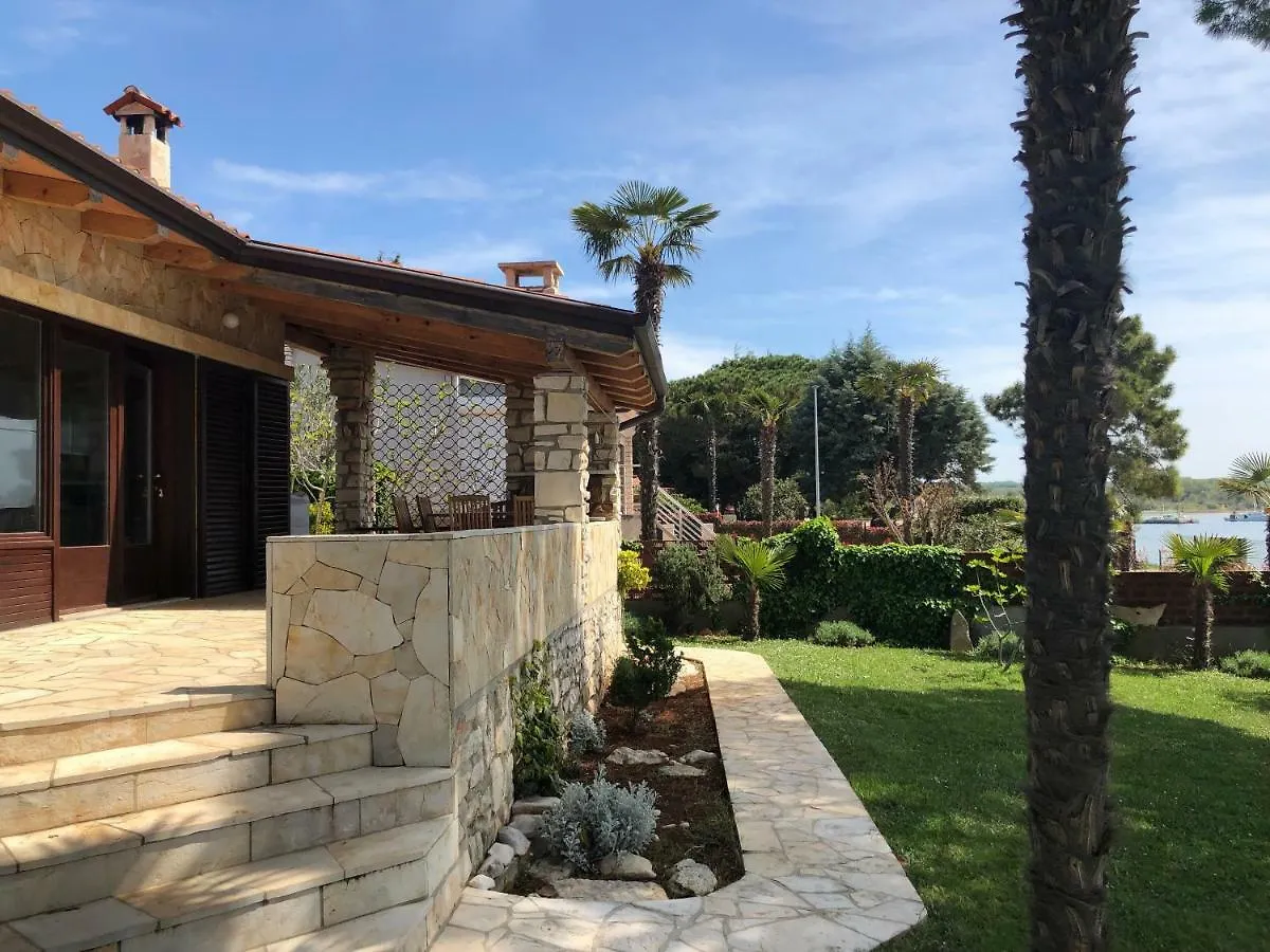 Karigador Beach House 0*,  Хорватия