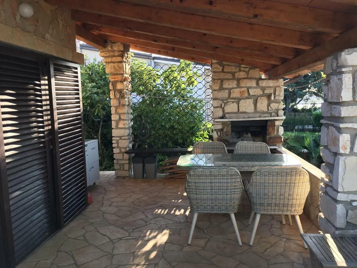 Holiday home Karigador Beach House